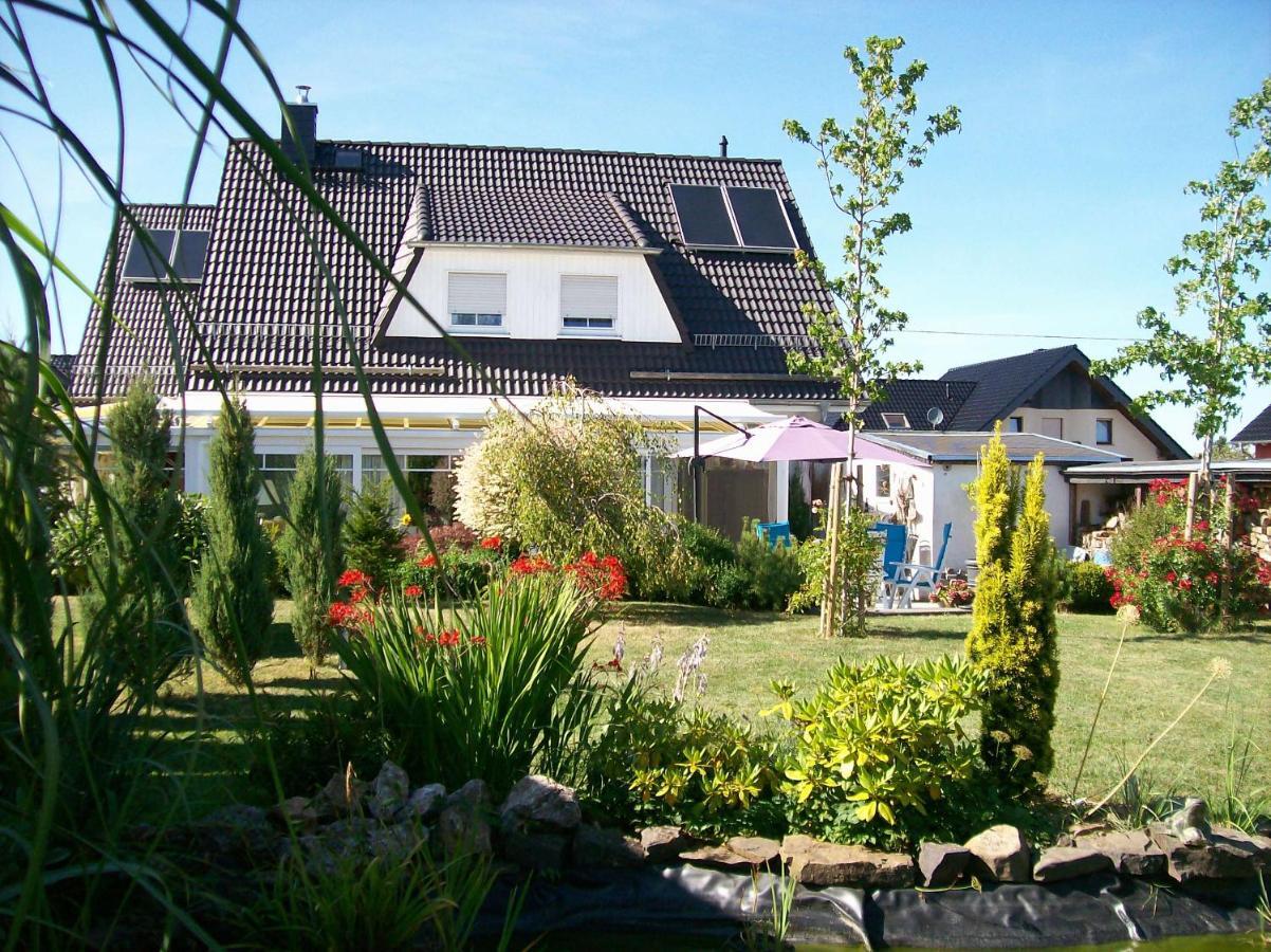 Gaestehaus „Haus Am Hahnenberg“ Marmagen Exterior foto